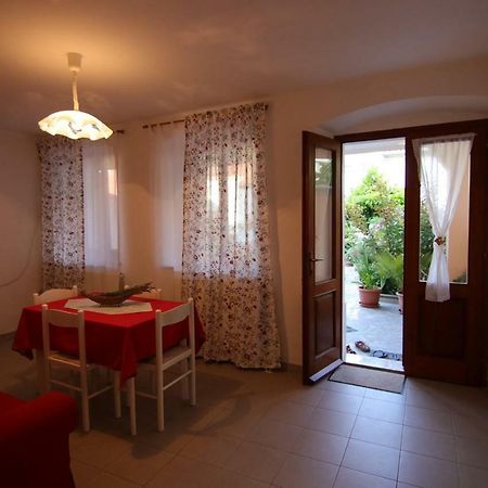 App With A Lovely Patio Mali Lošinj Exterior foto
